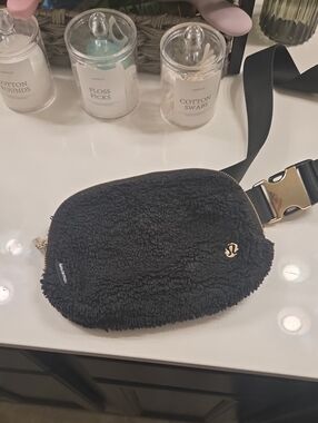 Lululemon Sherpa Fanny Pack